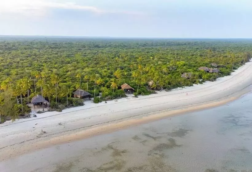 ホテル Simply Saadani Camp, A Tent With A View Safaris