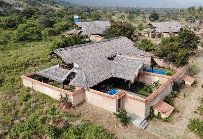 Hotel Spicetree Chinnar