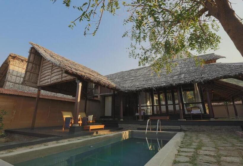 Hotel Spicetree Chinnar