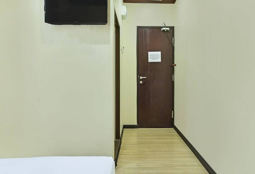 Otel Spot On 92462 Awenk Homestay Near Sd Gunung Wakul