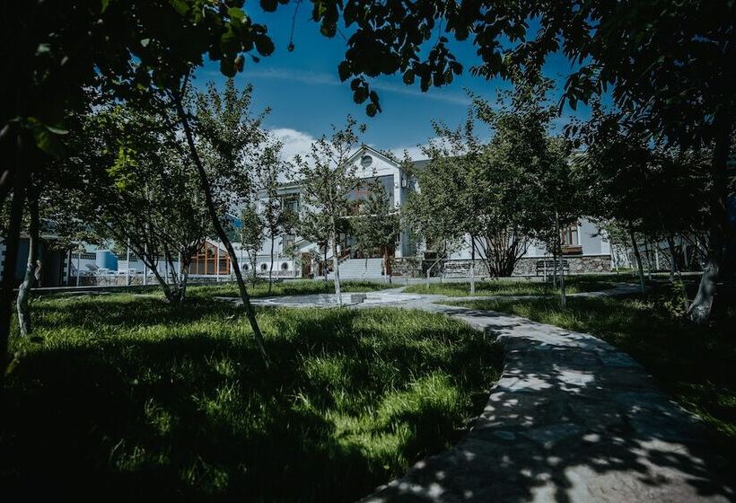 Lakeside Hotel & Spa