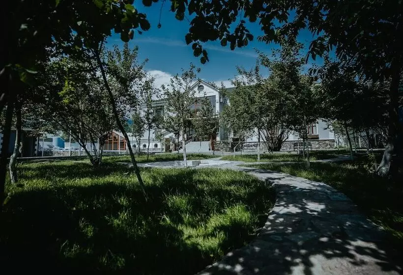 Lakeside Hotel & Spa