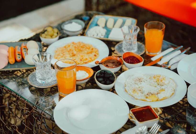 Lakeside Hotel & Spa