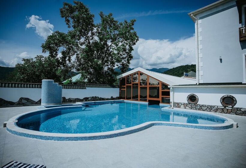 Lakeside Hotel & Spa