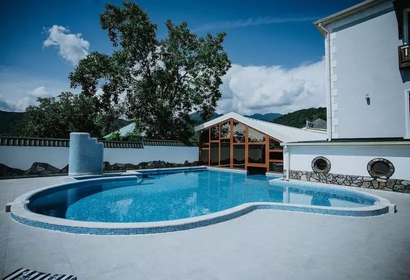 Lakeside Hotel & Spa