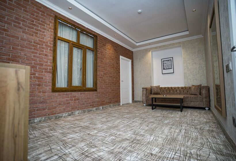 Lakeside Hotel & Spa