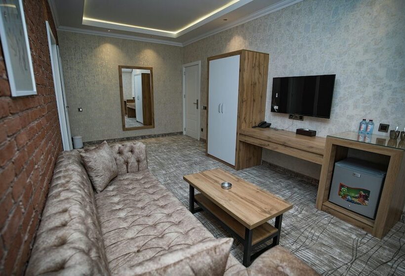 Lakeside Hotel & Spa