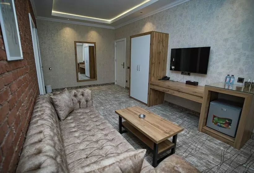 Lakeside Hotel & Spa