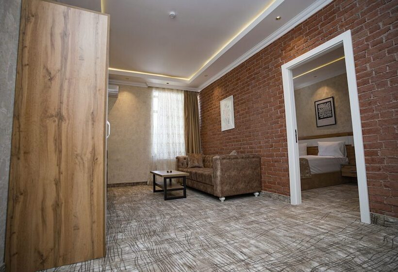 Lakeside Hotel & Spa