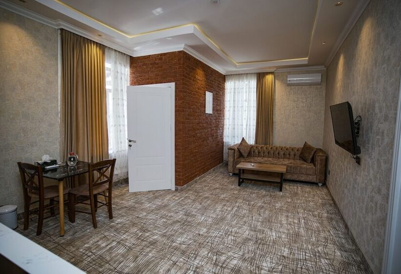 Lakeside Hotel & Spa