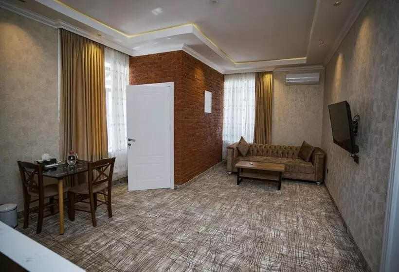 Lakeside Hotel & Spa