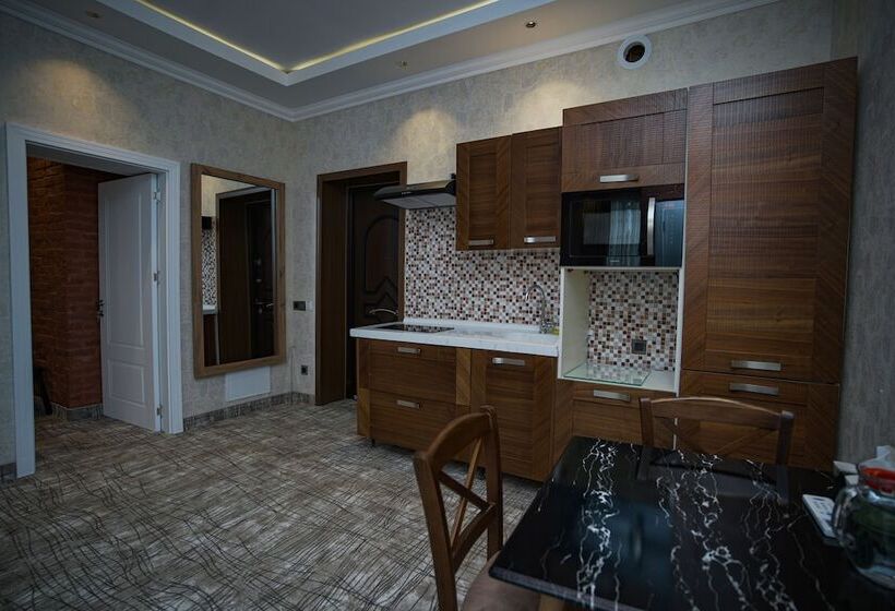 Lakeside Hotel & Spa