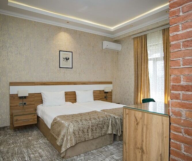 Lakeside Hotel & Spa