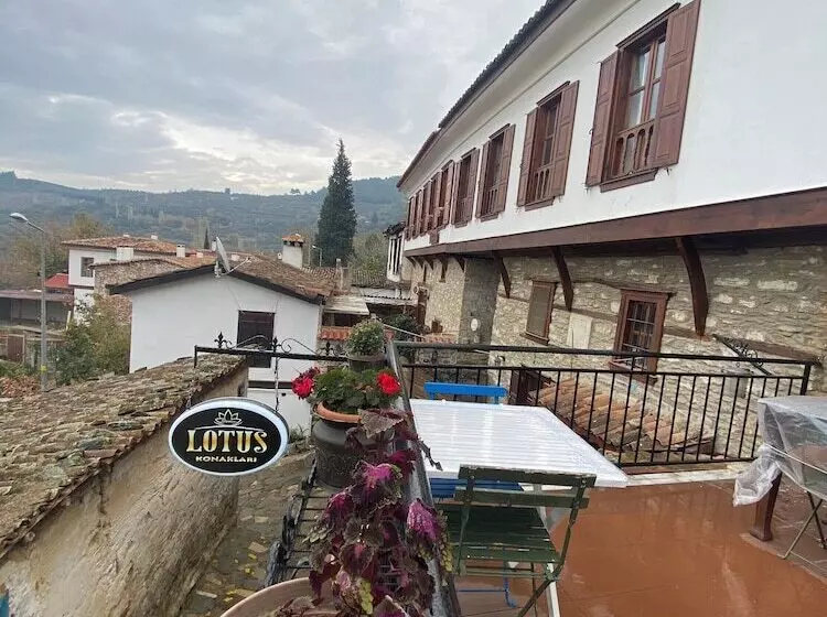 Majatalo şirince Lotus Konakları