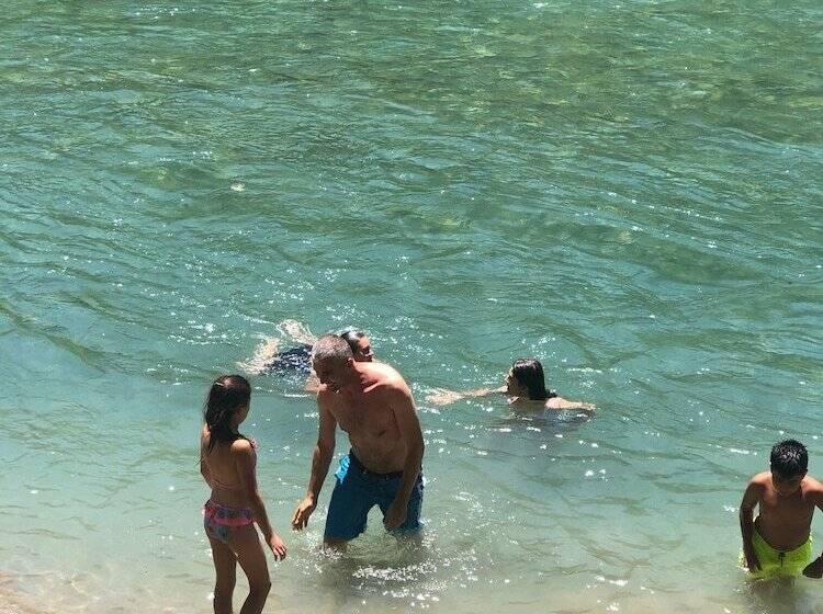 پانسیون Ozgur Family House