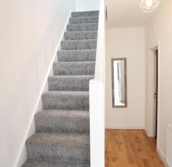 The Lakes Getaway And Hot Tub