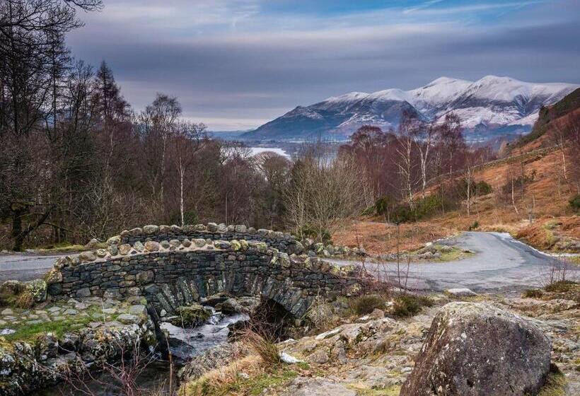 The Lakes Getaway And Hot Tub