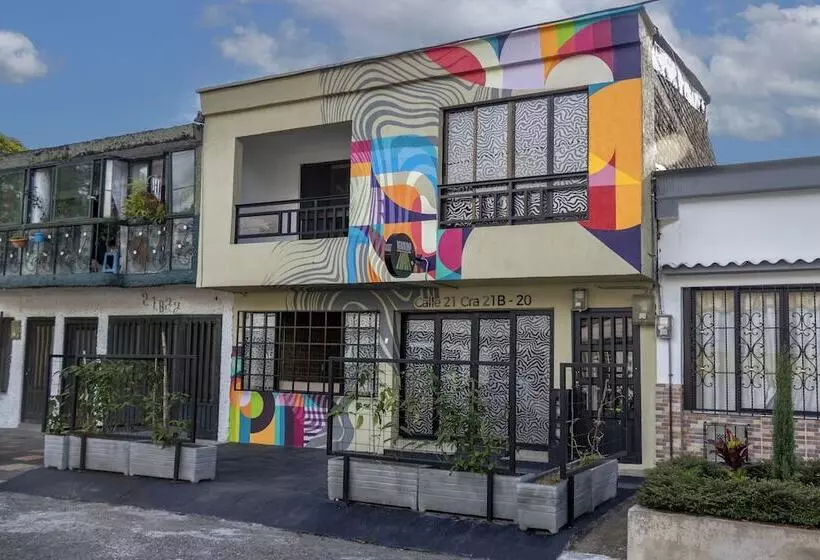 Ventiuna Hotel & Hostel