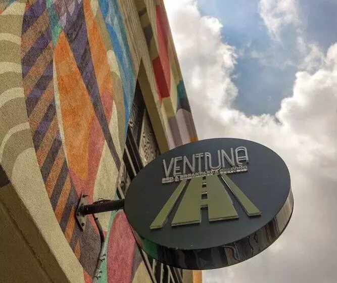 Ventiuna Hotel & Hostel