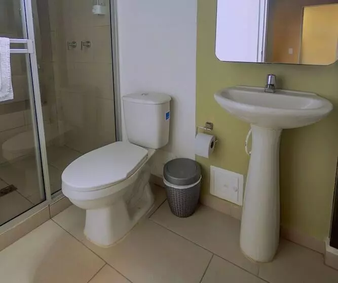 Ventiuna Hotel & Hostel