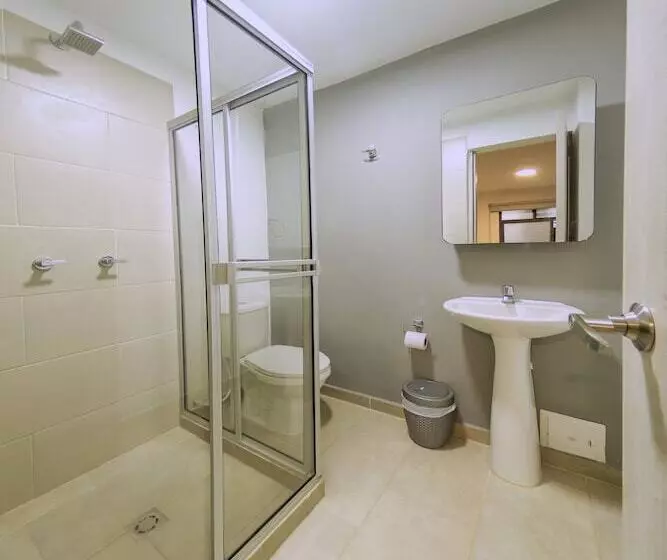 Ventiuna Hotel & Hostel