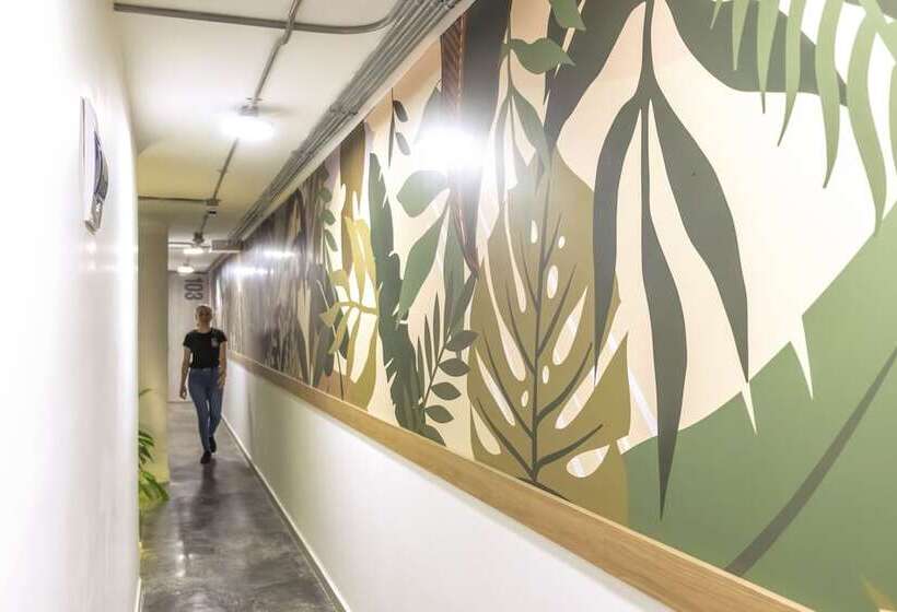 Ventiuna Hotel & Hostel