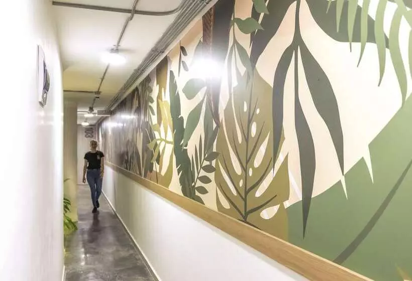 Ventiuna Hotel & Hostel