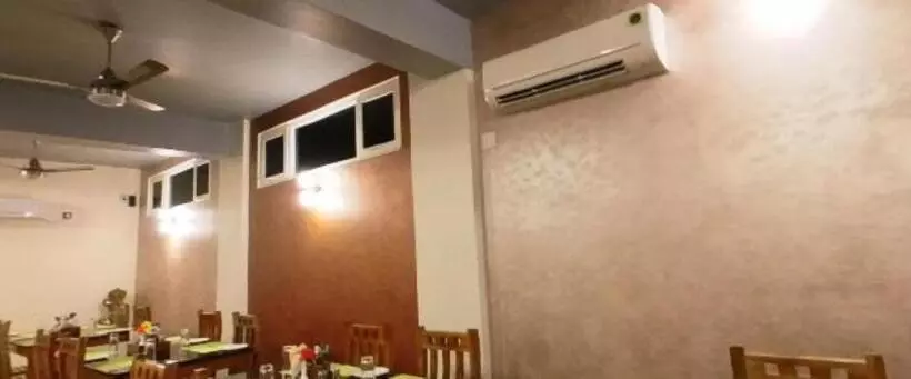 Hotelli Apoorva Royale Salepali