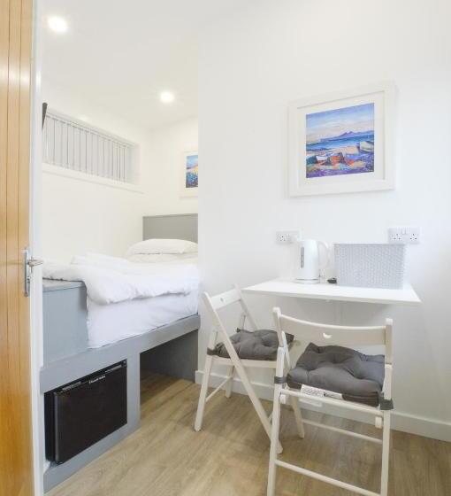 Capsule Hotel Viewpoint East