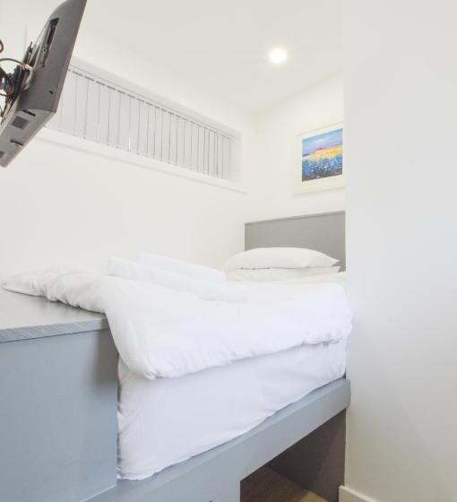 Capsule Hotel Viewpoint East