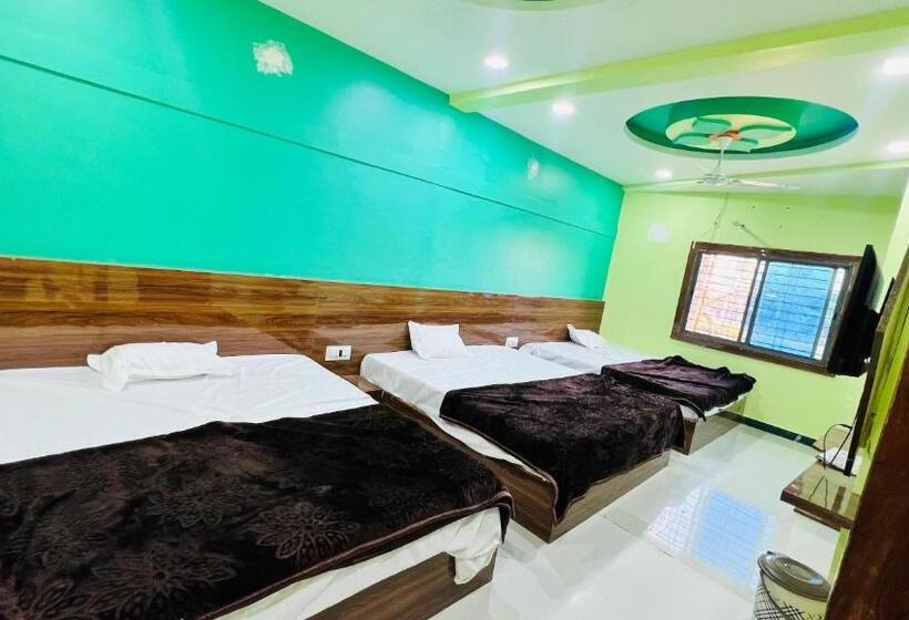 בית מלון כפרי Kanishka Palace And Restro