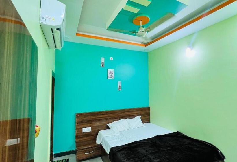 בית מלון כפרי Kanishka Palace And Restro