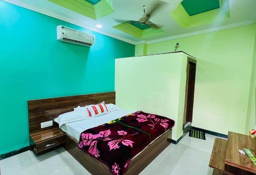 בית מלון כפרי Kanishka Palace And Restro