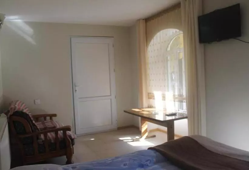 هتل Restaurant Kakhaberi