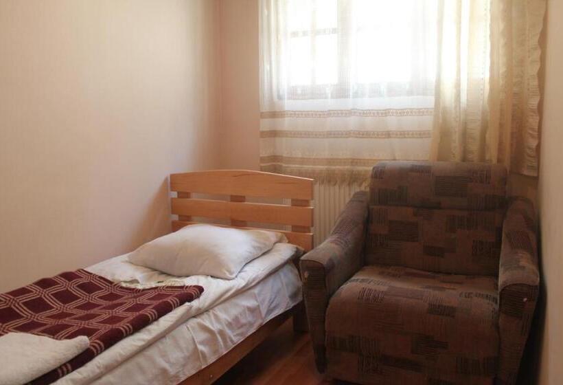 هتل Restaurant Kakhaberi