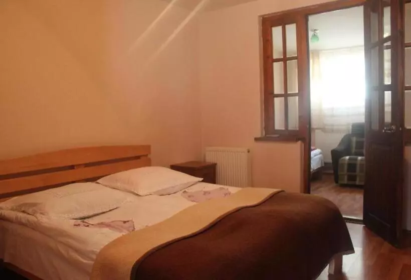 هتل Restaurant Kakhaberi