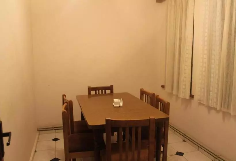 هتل Restaurant Kakhaberi