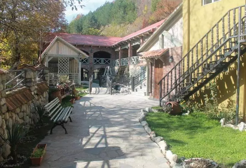 هتل Restaurant Kakhaberi