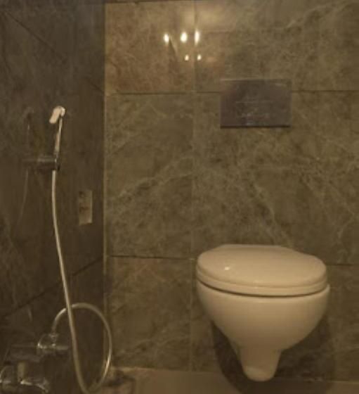 هتل Solitude 24,indore