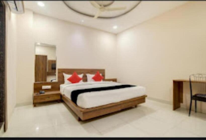 هتل Solitude 24,indore