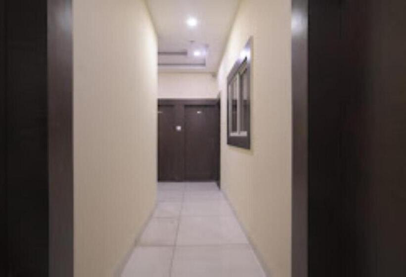 هتل Solitude 24,indore