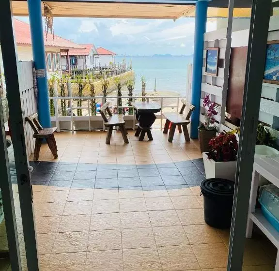 پانسیون บ้านพักการ์ฟิลด์ ซีวิว เกาะล้าน