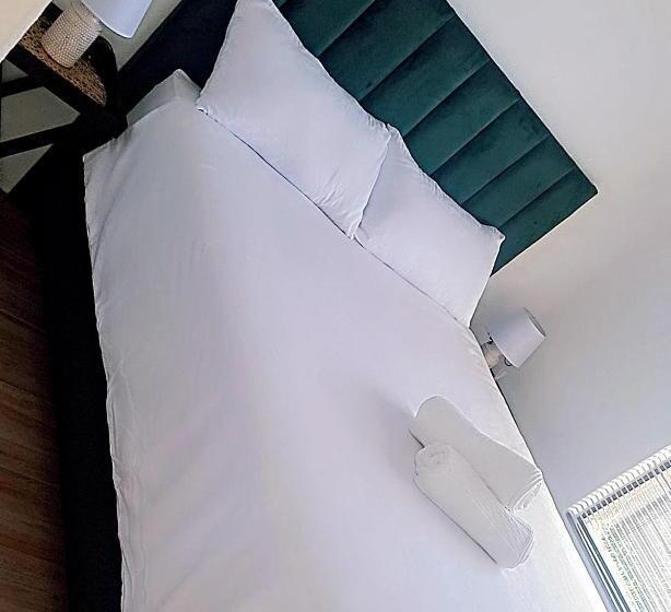 پانسیون Bakoena S Full House