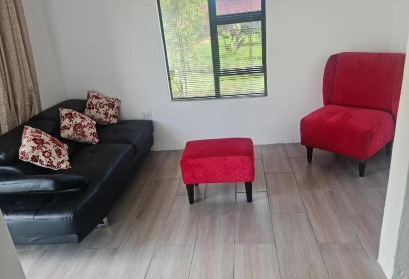 پانسیون Bakoena S Full House