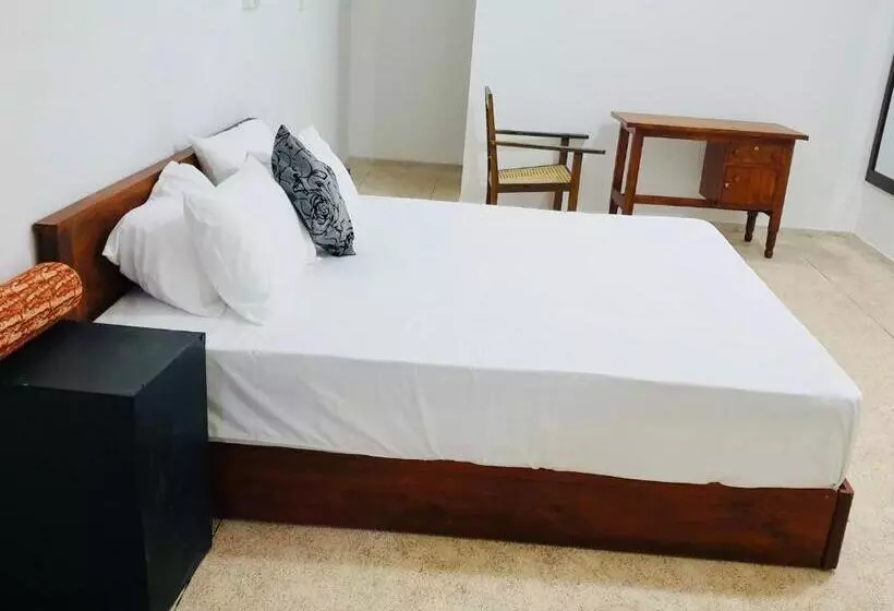 Majatalo Canmin Guest House
