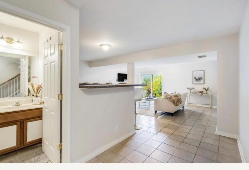 ペンション Charming Basement Hideaway