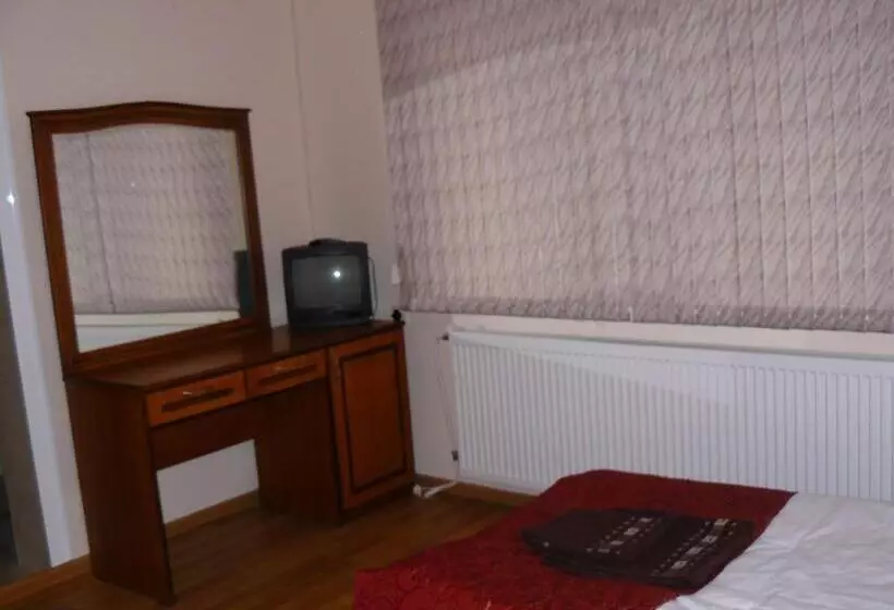 Majatalo Guest House Nani