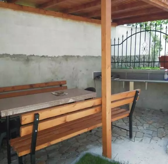 Majatalo Guest House Nani