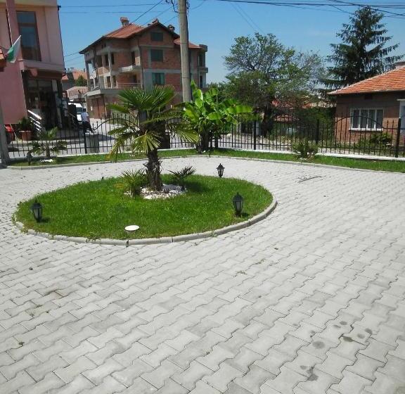 Пансион Guest House Nani