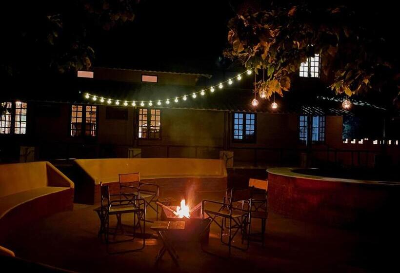 אתר נופש Naaharbagh Rajgarh